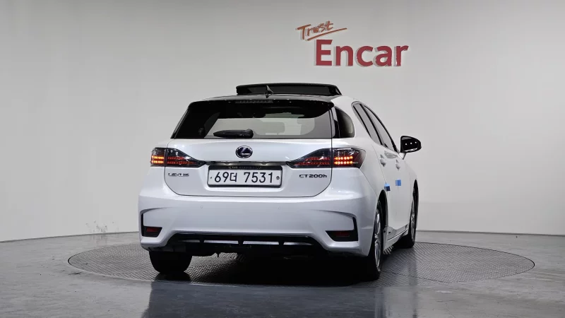 Lexus CT200h