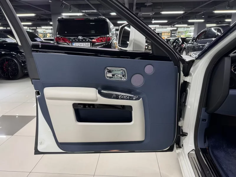 Rolls-Royce GHOST