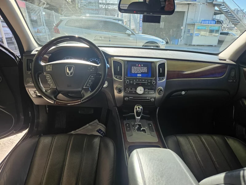 Hyundai Equus