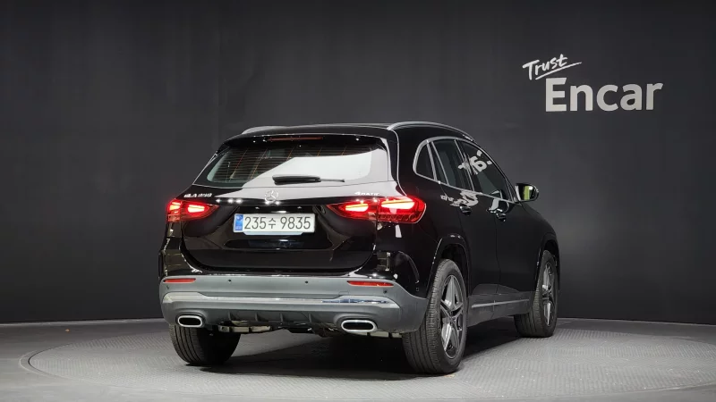 Mercedes-Benz GLA-Class