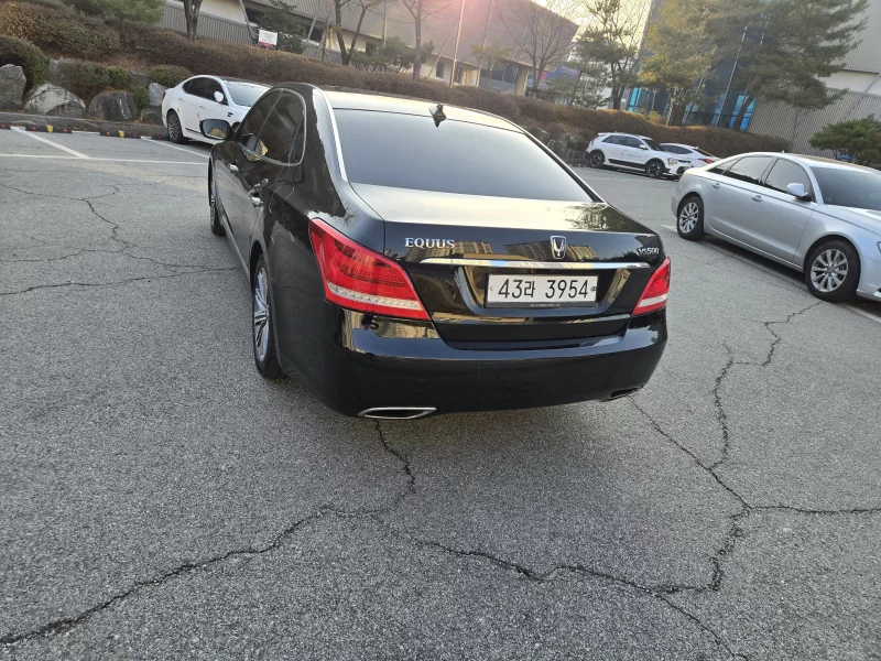 Hyundai Equus