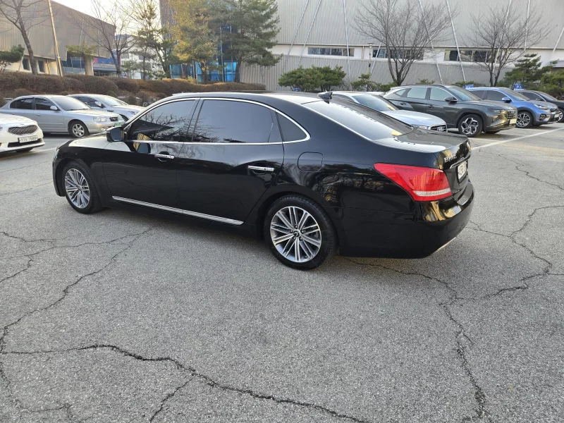Hyundai Equus
