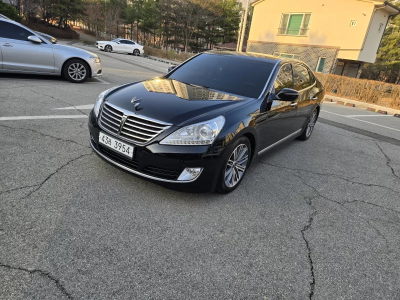 Hyundai Equus