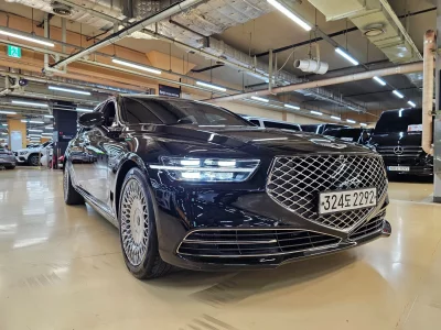 Genesis G90