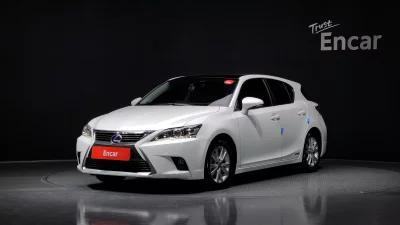 Lexus CT200h