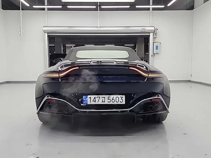 Aston Martin VANTAGE