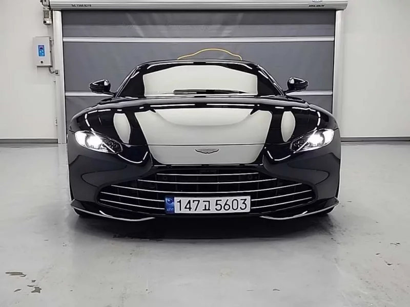 Aston Martin VANTAGE