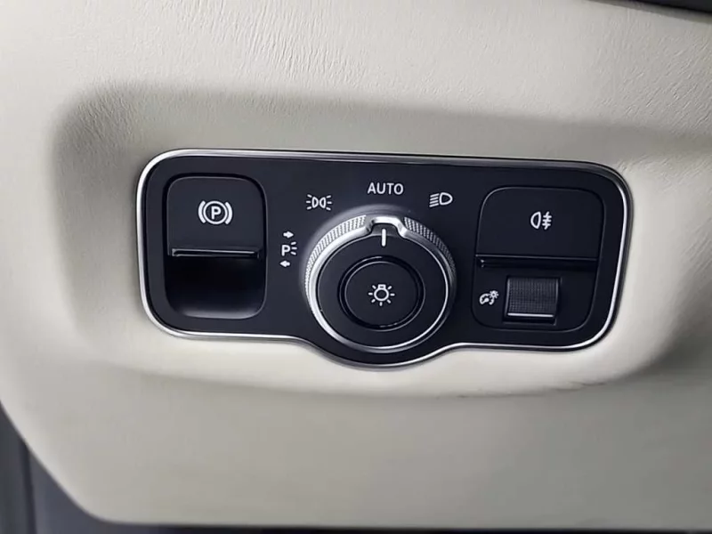 Aston Martin VANTAGE