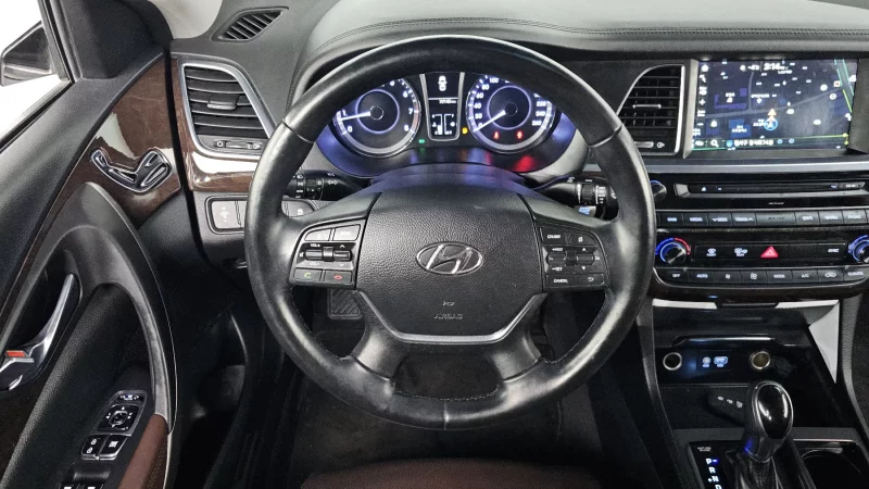 Hyundai Aslan