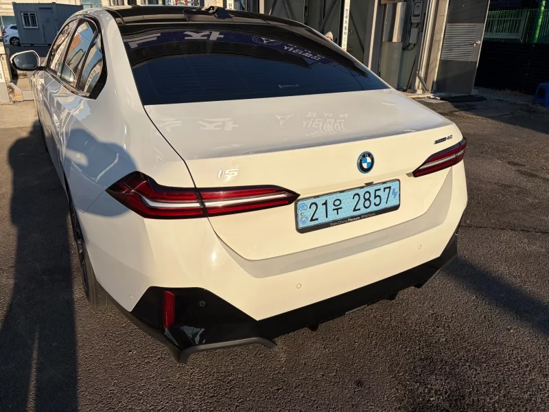 BMW i5