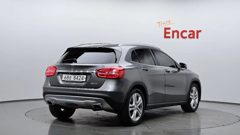 Mercedes-Benz GLA-Class