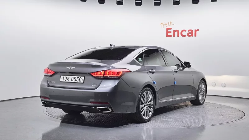 Hyundai Genesis