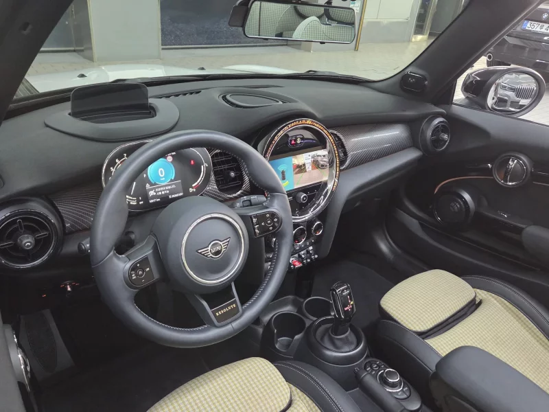 MINI Cooper Convertible