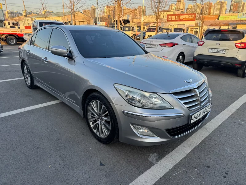 Hyundai Genesis