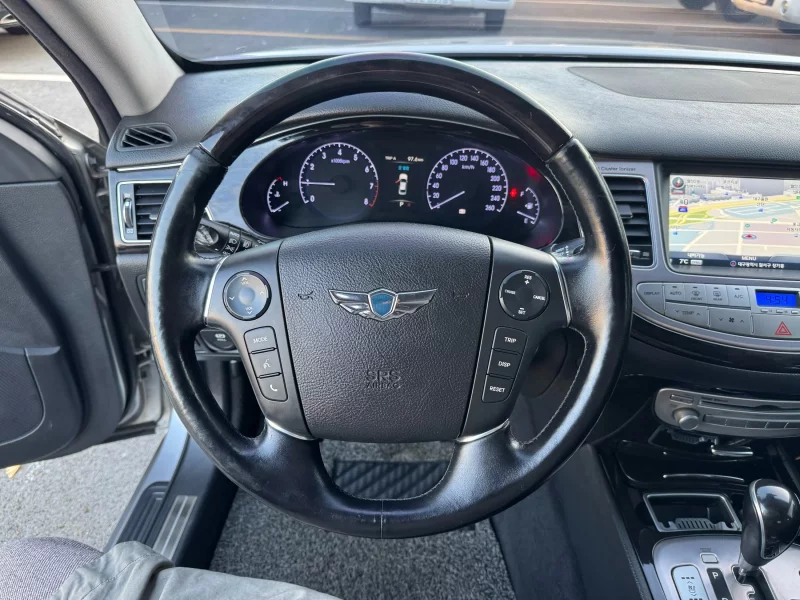 Hyundai Genesis