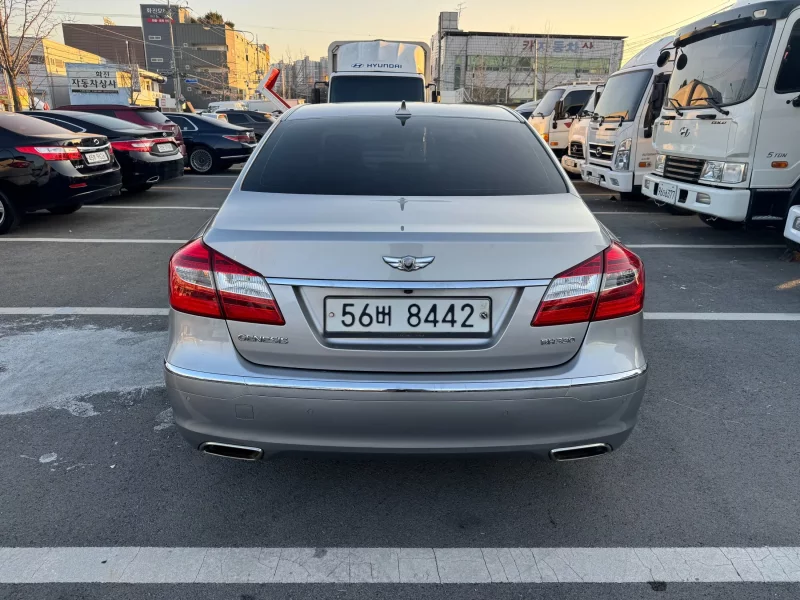 Hyundai Genesis