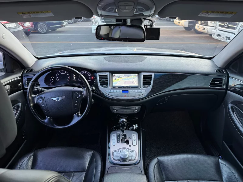 Hyundai Genesis