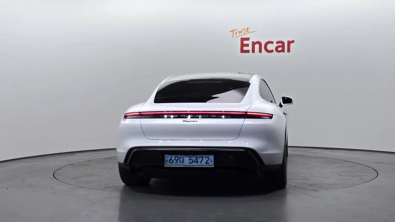 Porsche TAYCAN
