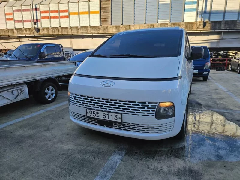 Hyundai Staria