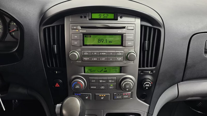 Hyundai Starex