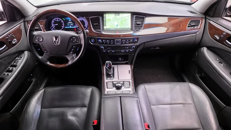 Hyundai Equus