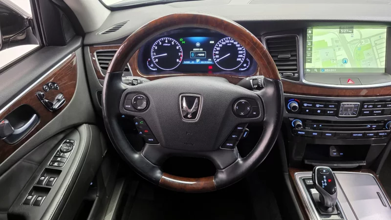 Hyundai Equus