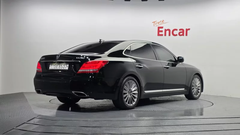 Hyundai Equus