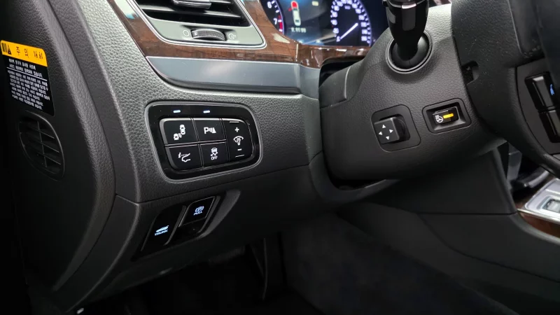Hyundai Equus