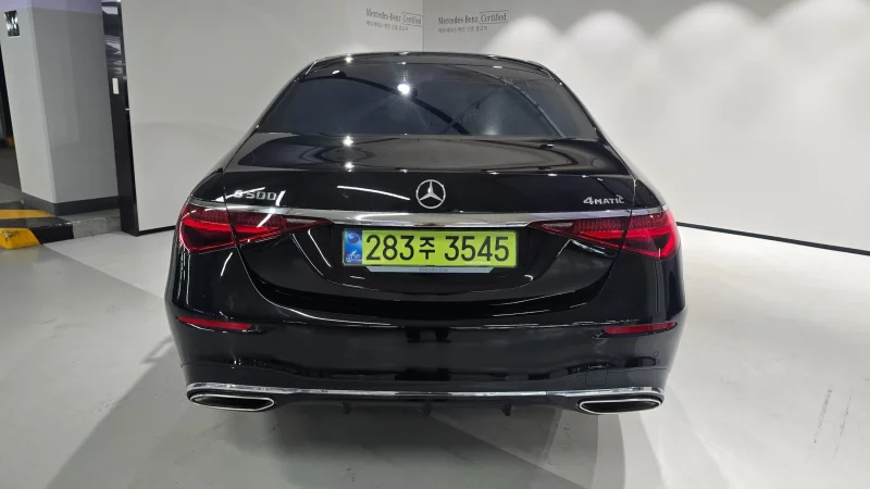 Mercedes-Benz S-Class