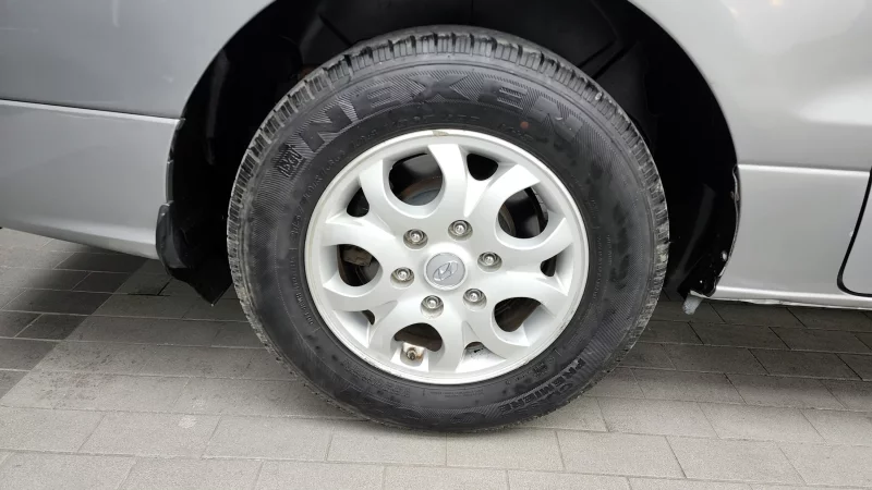 Hyundai Starex