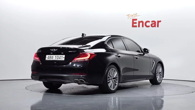 Genesis G70