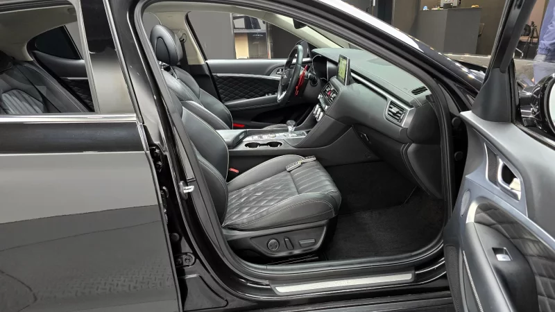 Genesis G70