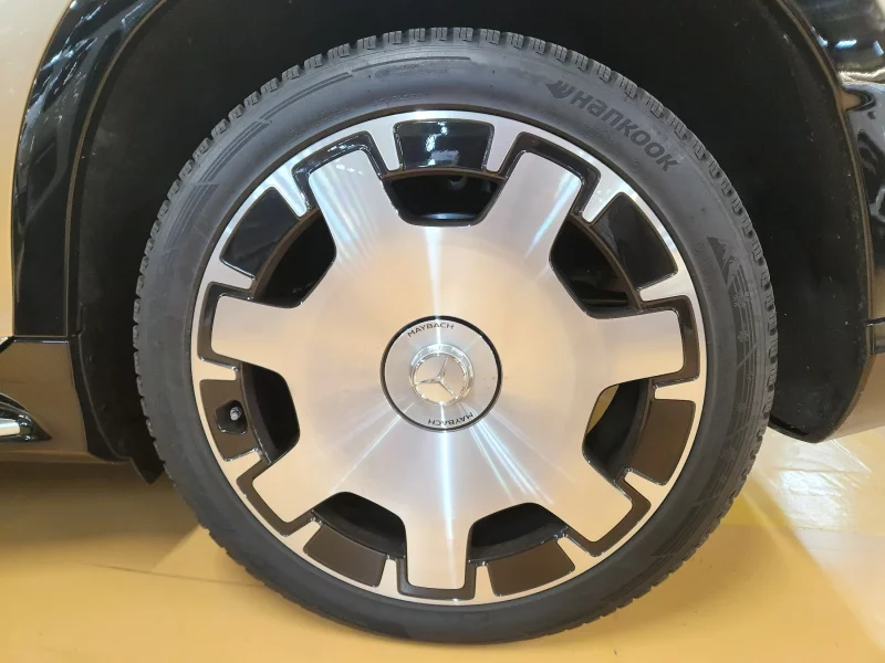 Mercedes-Benz EQS SUV