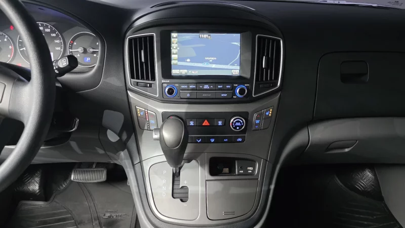 Hyundai Starex