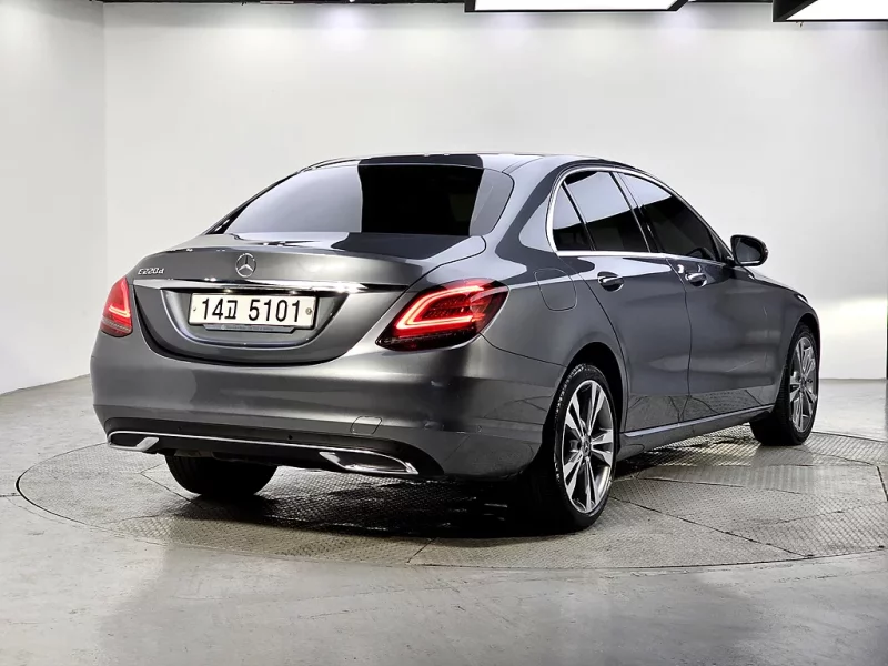 Mercedes-Benz C-Class