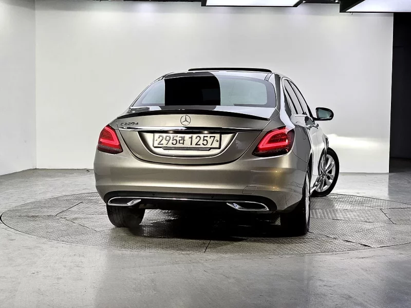 Mercedes-Benz C-Class