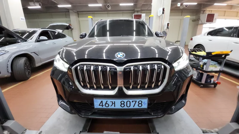 BMW IX1