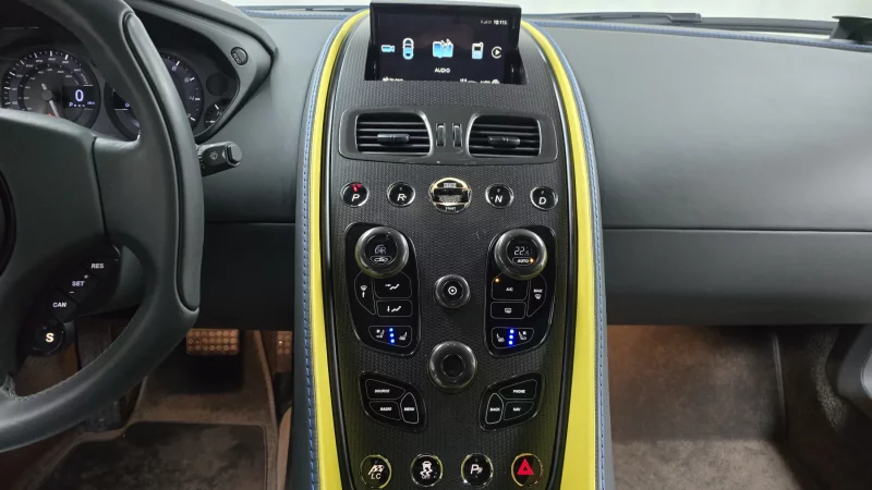 Aston Martin Vanquish