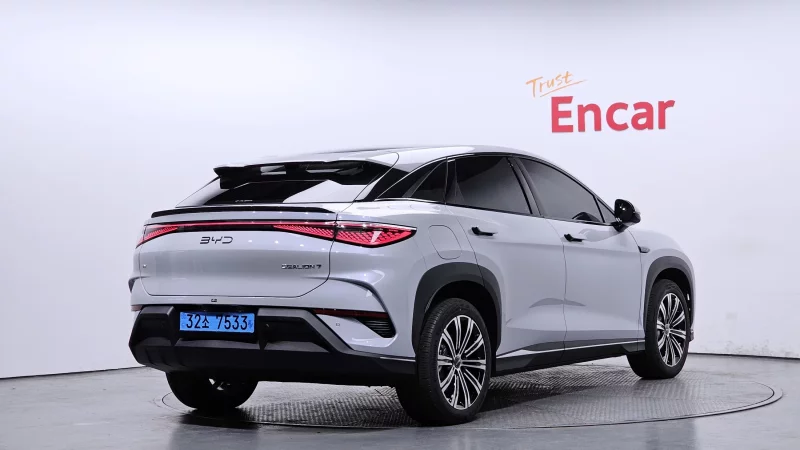 BYD Sealion 7