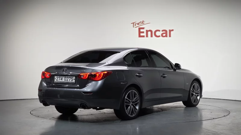 Infiniti Q50