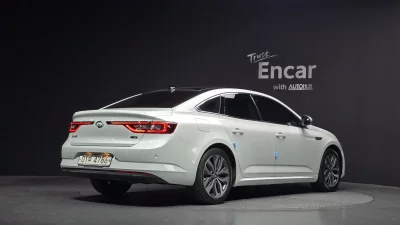 Renault SM6