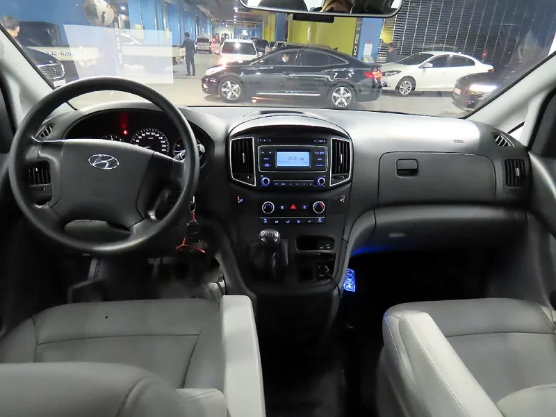 Hyundai Grand Starex