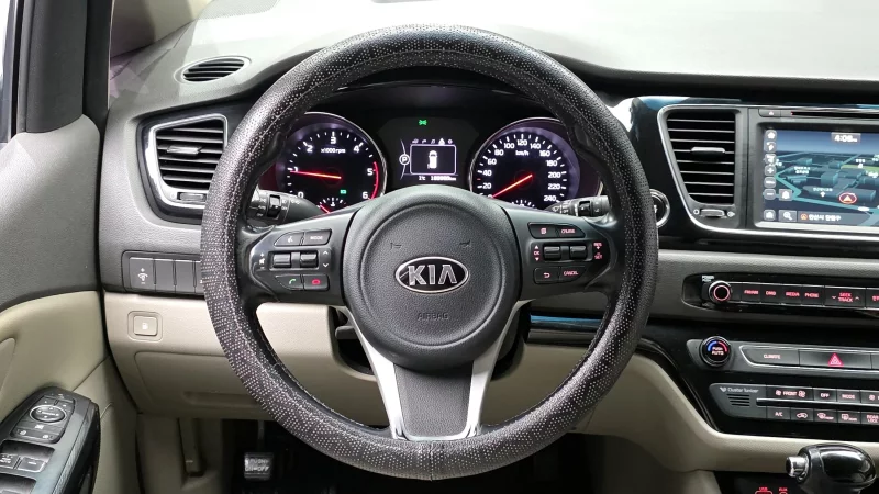 Kia Carnival