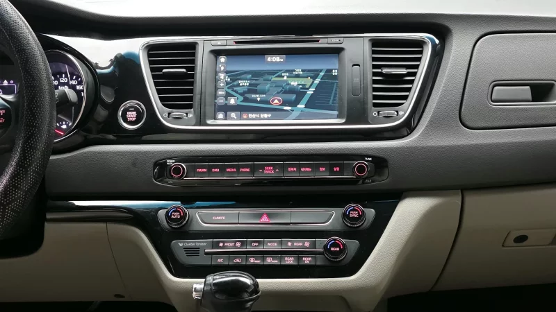 Kia Carnival