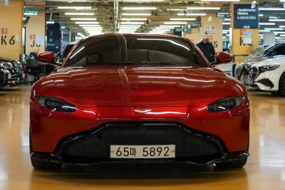 Aston Martin VANTAGE
