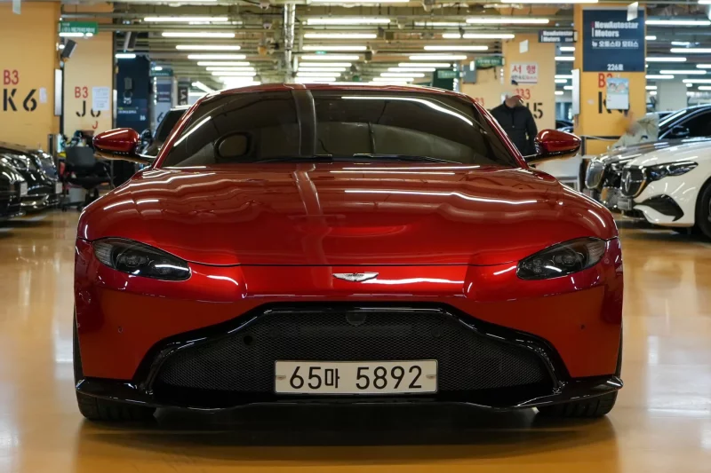 Aston Martin VANTAGE
