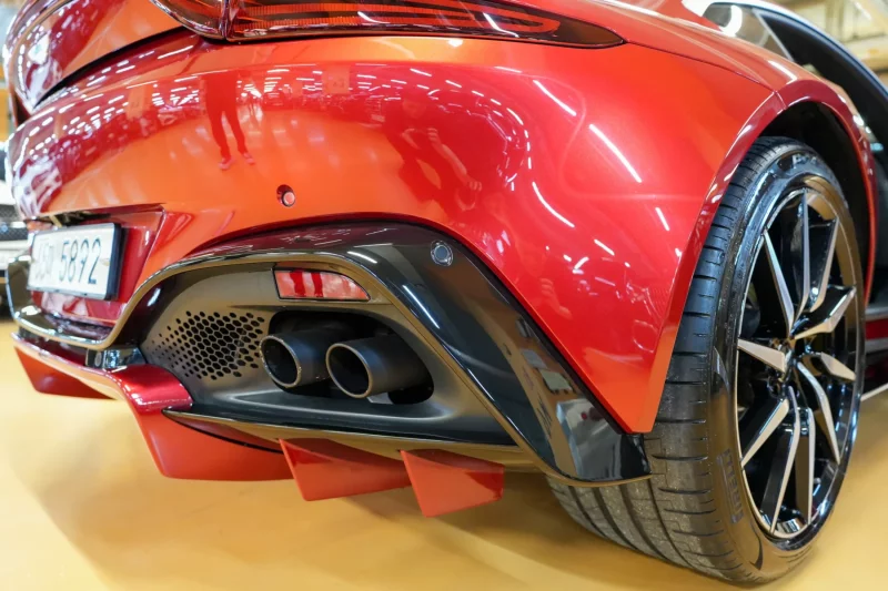 Aston Martin VANTAGE