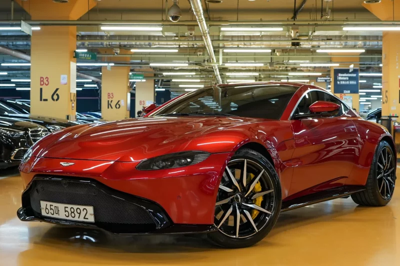 Aston Martin VANTAGE