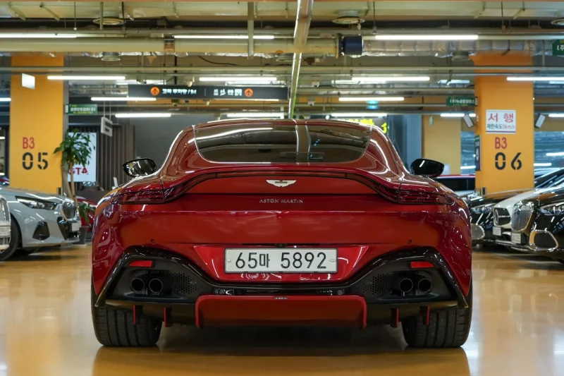 Aston Martin VANTAGE