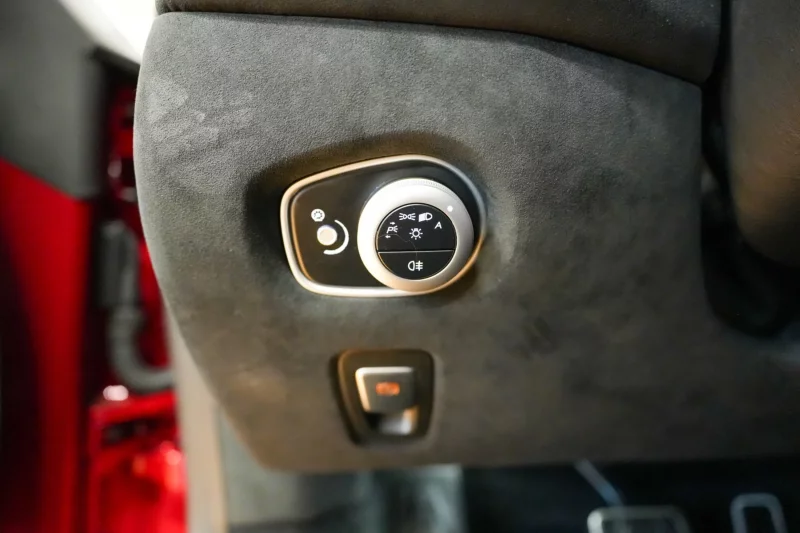 Aston Martin VANTAGE